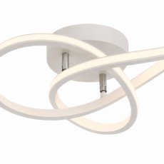 Alt: “Lámpara de techo LED moderna con diseño geométrico de anillos entrelazados en color blanco y luz cálida. Ideal para interiores minimalistas contemporáneos.”